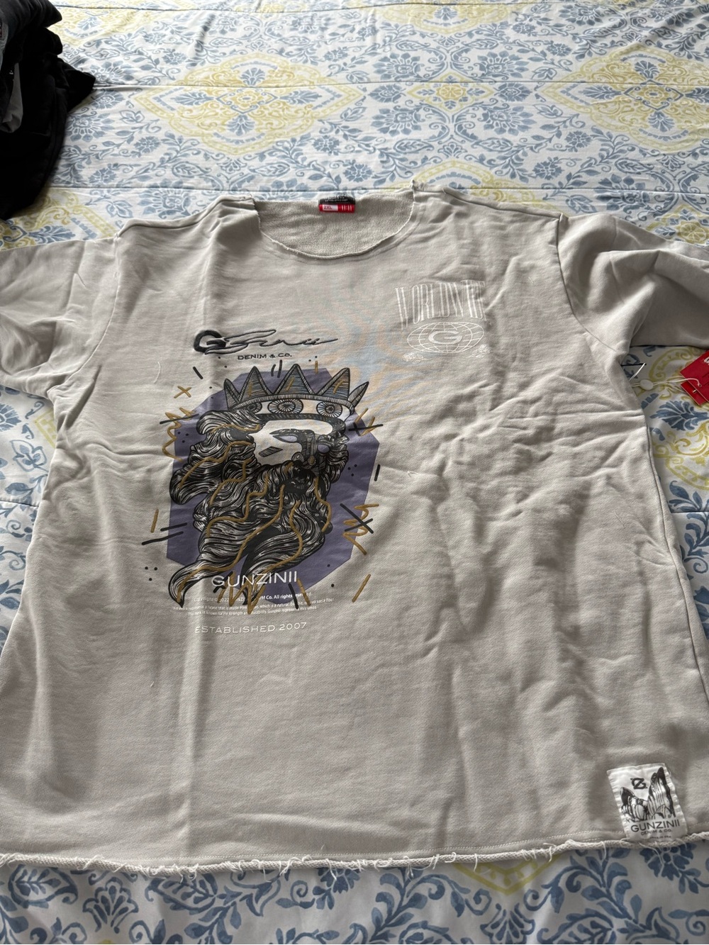 Gunzinii Men's Short-Sleeve Graphic Tee — Cream